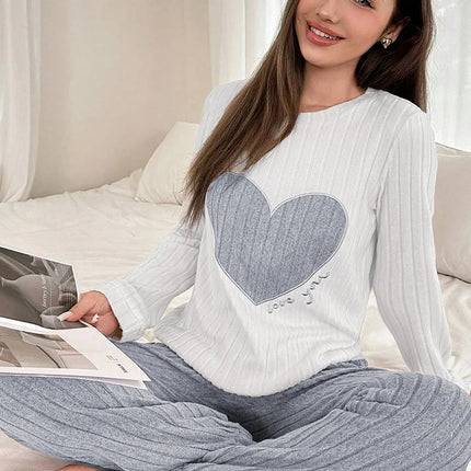 Conjunto de pijama cálido de otoño e invierno para mujer, conjunto bonito informal y cómodo con estampado en forma de corazón, ropa para el hogar, nuevo estilo