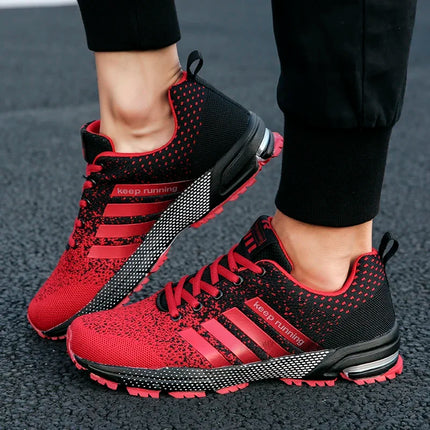 Nuevos zapatos deportivos informales transpirables con superficie de malla voladora para hombres y mujeres, zapatos planos vulcanizados para correr, talla grande 48