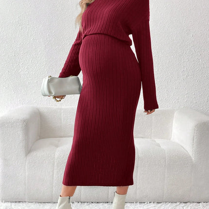 Un conjunto de dos piezas de suéter de cuello redondo de punto de color sólido y cintura alta para mujeres embarazadas