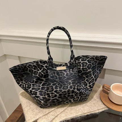 Bolso de mano con alas de leopardo para mujer, bolsa grande de hombro con axila de lujo, tendencia de gran capacidad, ocio, desplazamientos, 2025