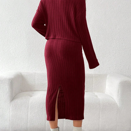 Un conjunto de dos piezas de suéter de cuello redondo de punto de color sólido y cintura alta para mujeres embarazadas