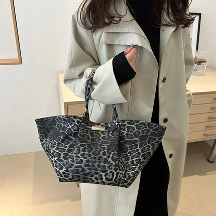 Bolso de mano con alas de leopardo para mujer, bolsa grande de hombro con axila de lujo, tendencia de gran capacidad, ocio, desplazamientos, 2025