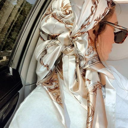 Bufanda Cuadrada de Satén para Mujer – Hijab Elegante y Accesorio Versátil 2025